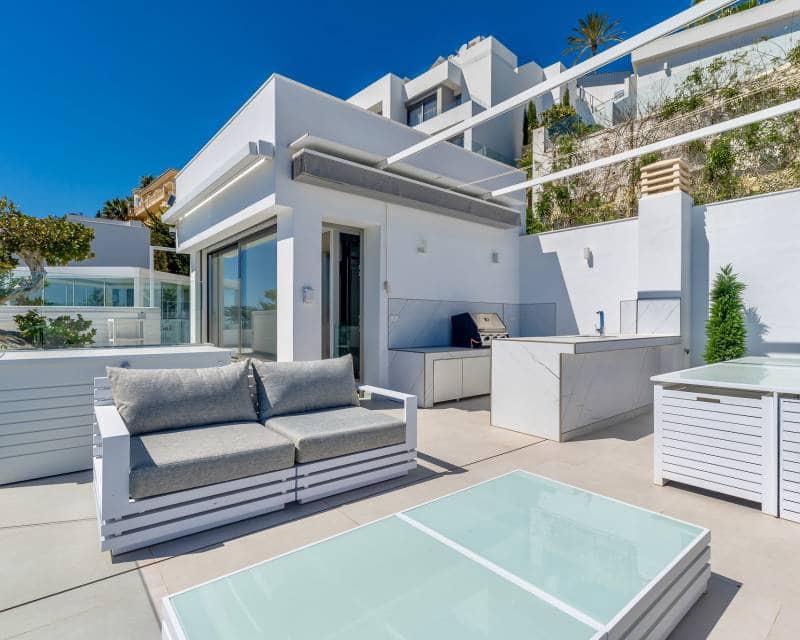 4 bedroom Villa for sale in Moraira with pool - € 3,200,000 (Ref: 9844173)
