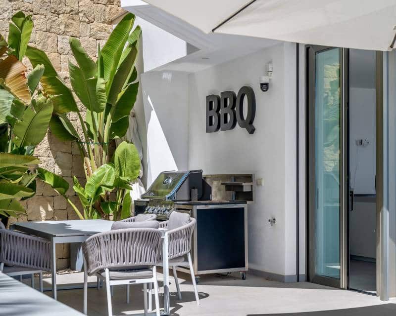4 bedroom Villa for sale in Moraira with pool - € 3,200,000 (Ref: 9844173)