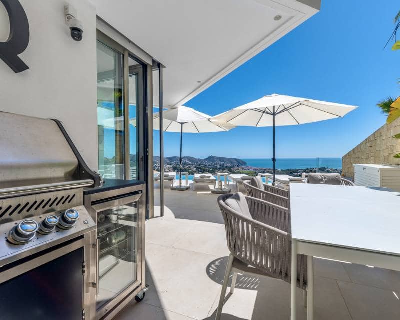 4 bedroom Villa for sale in Moraira with pool - € 3,200,000 (Ref: 9844173)