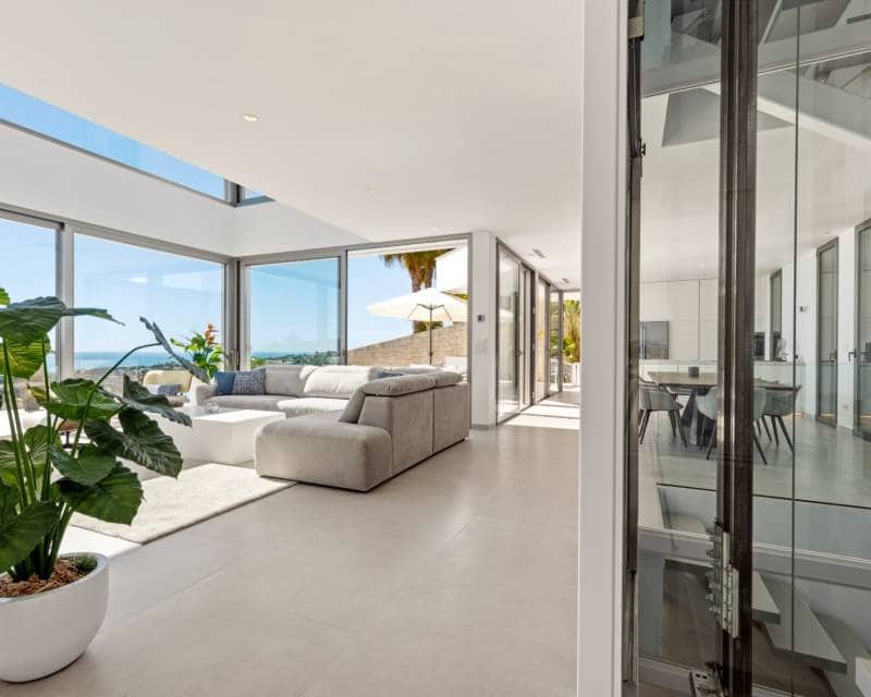 4 bedroom Villa for sale in Moraira with pool - € 3,200,000 (Ref: 9844173)