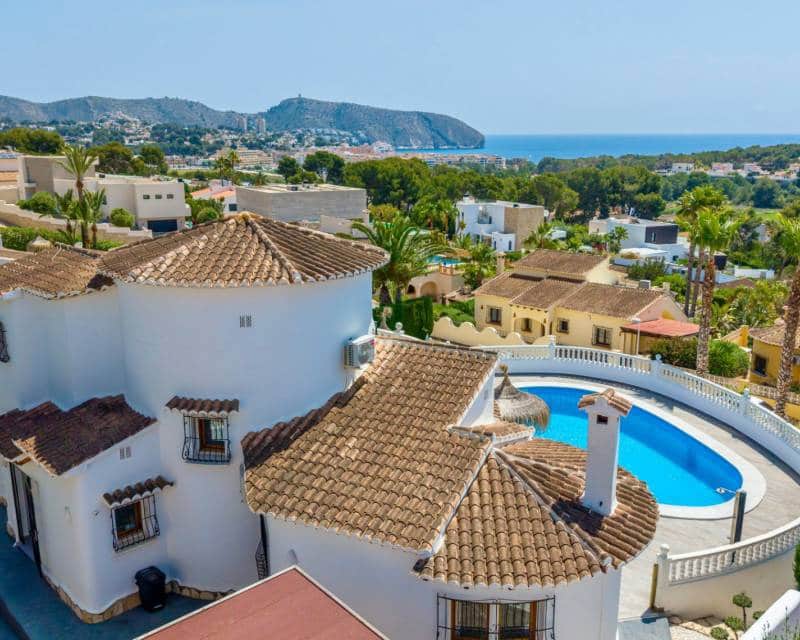 3 bedroom Villa for sale in Moraira with pool - € 1,150,000 (Ref: 9844174)