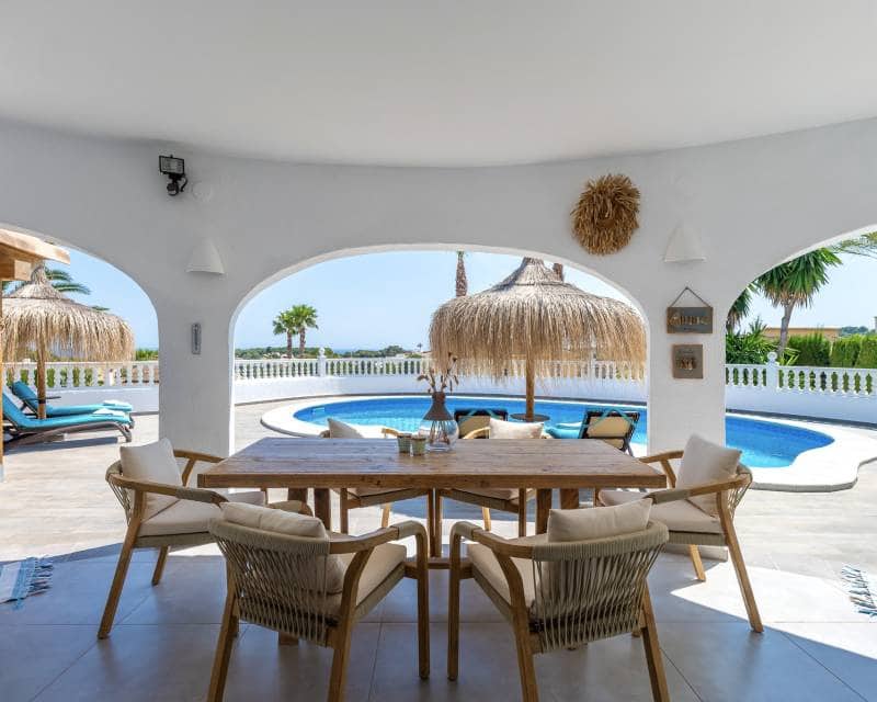 3 bedroom Villa for sale in Moraira with pool - € 1,150,000 (Ref: 9844174)