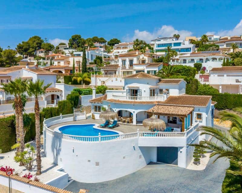 3 bedroom Villa for sale in Moraira with pool - € 1,150,000 (Ref: 9844174)