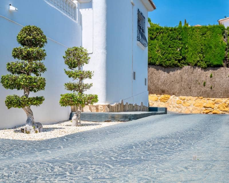 3 bedroom Villa for sale in Moraira with pool - € 1,150,000 (Ref: 9844174)