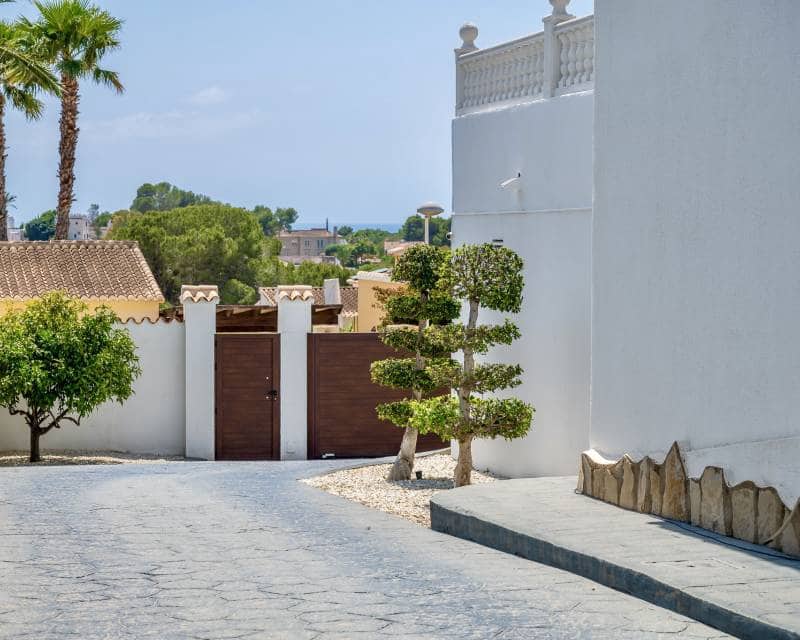 3 bedroom Villa for sale in Moraira with pool - € 1,150,000 (Ref: 9844174)