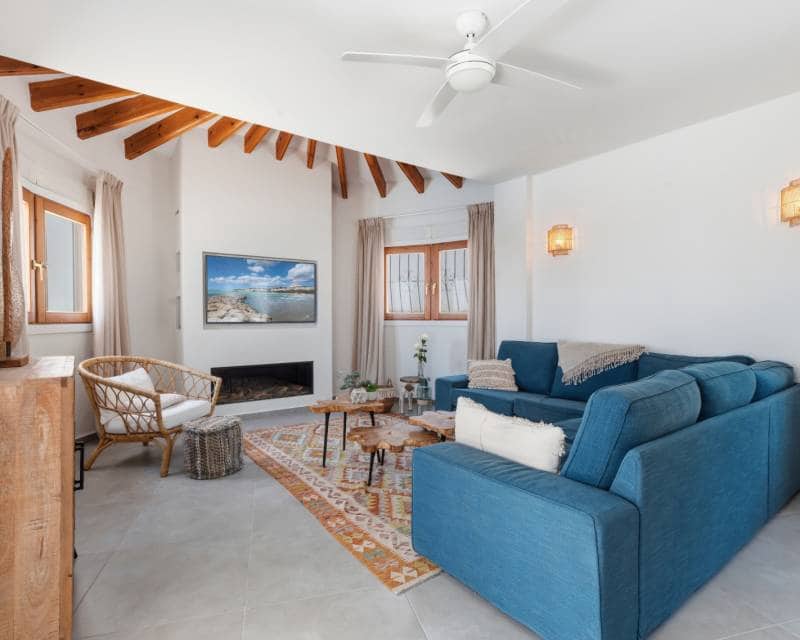 3 bedroom Villa for sale in Moraira with pool - € 1,150,000 (Ref: 9844174)