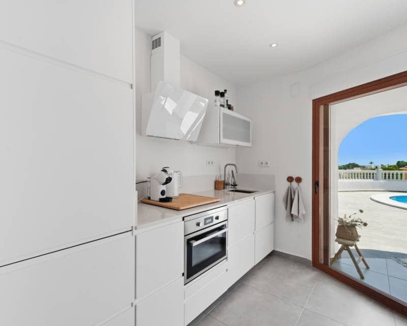 3 bedroom Villa for sale in Moraira with pool - € 1,150,000 (Ref: 9844174)