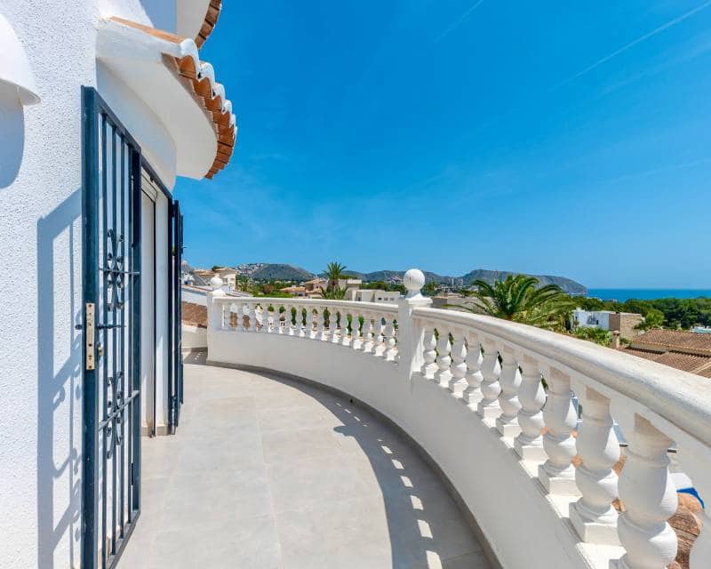 3 bedroom Villa for sale in Moraira with pool - € 1,150,000 (Ref: 9844174)