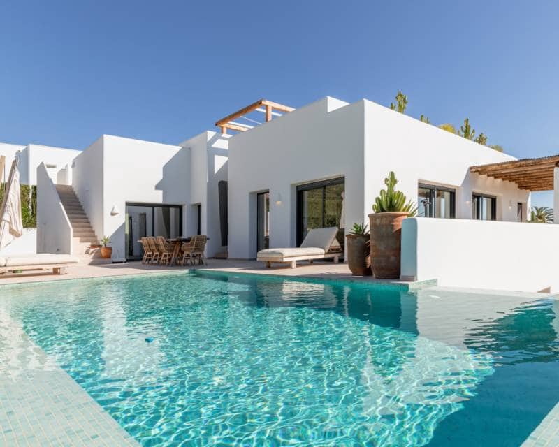 4 bedroom Villa for sale in Moraira with pool - € 2,190,000 (Ref: 9844175)