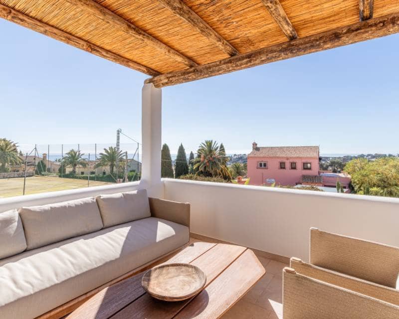 4 bedroom Villa for sale in Moraira with pool - € 2,190,000 (Ref: 9844175)