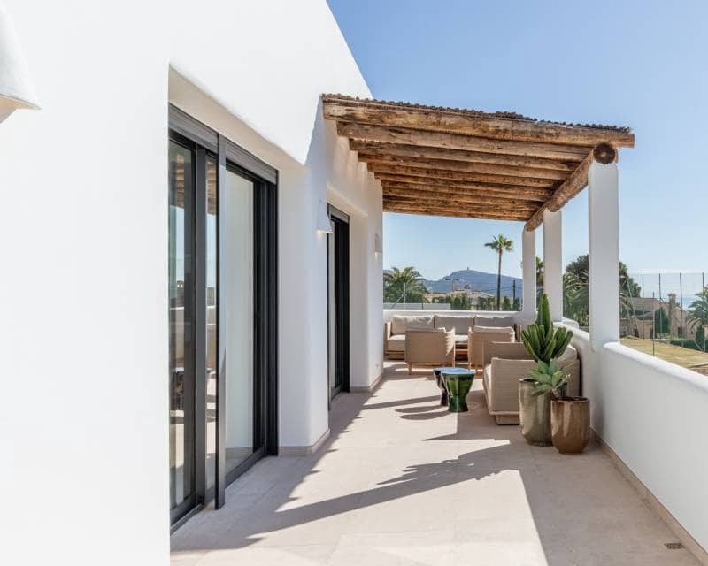 4 bedroom Villa for sale in Moraira with pool - € 2,190,000 (Ref: 9844175)