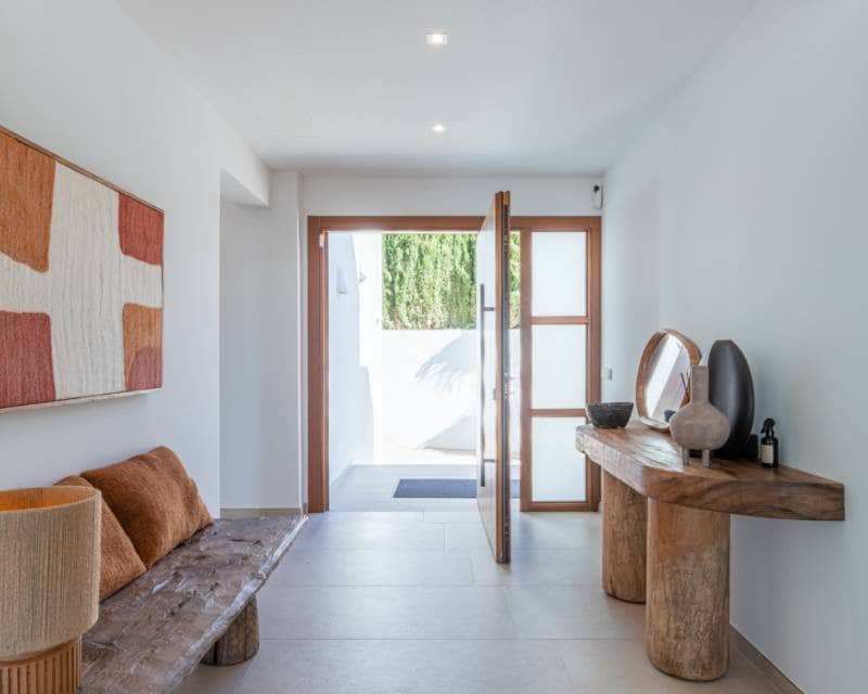4 bedroom Villa for sale in Moraira with pool - € 2,190,000 (Ref: 9844175)