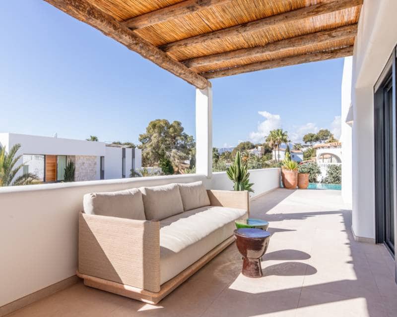 4 bedroom Villa for sale in Moraira with pool - € 2,190,000 (Ref: 9844175)