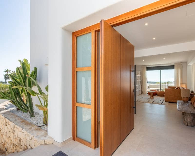 4 bedroom Villa for sale in Moraira with pool - € 2,190,000 (Ref: 9844175)
