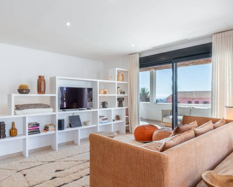 4 bedroom Villa for sale in Moraira with pool - € 2,190,000 (Ref: 9844175)