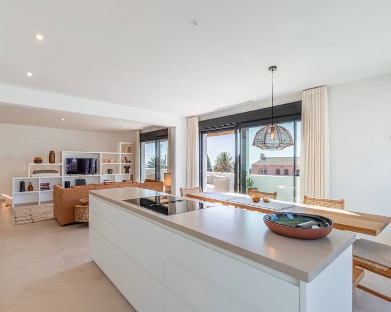 4 bedroom Villa for sale in Moraira with pool - € 2,190,000 (Ref: 9844175)