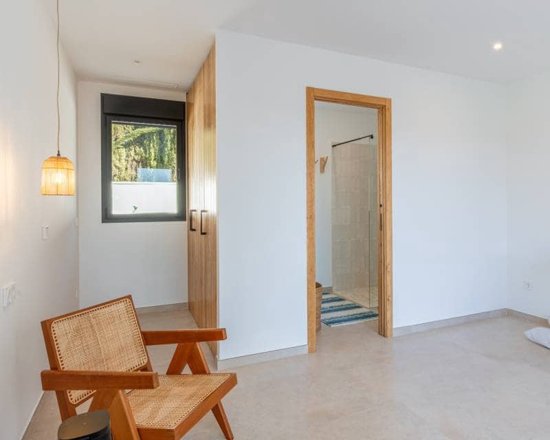 4 bedroom Villa for sale in Moraira with pool - € 2,190,000 (Ref: 9844175)