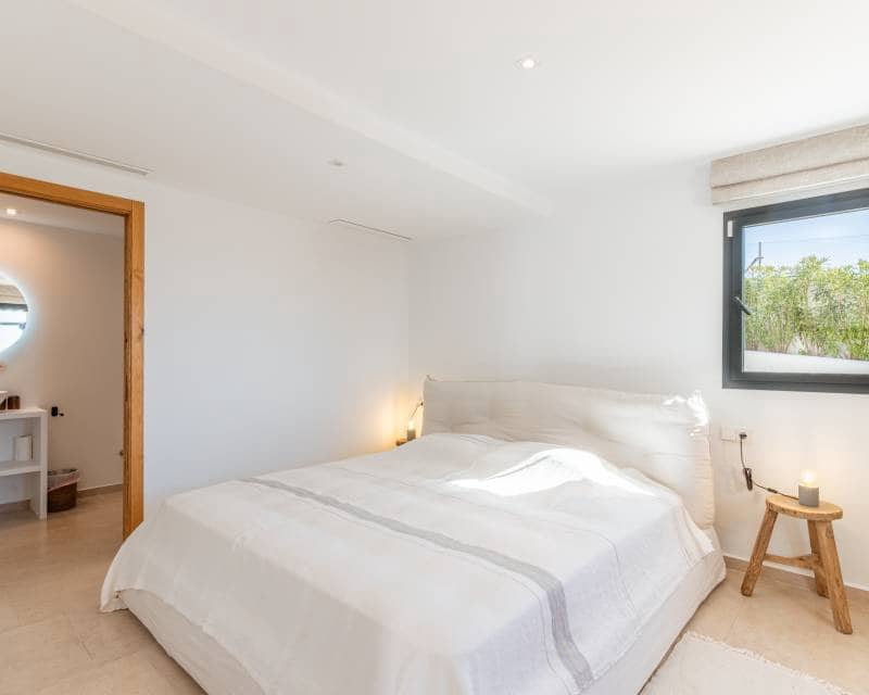 4 bedroom Villa for sale in Moraira with pool - € 2,190,000 (Ref: 9844175)