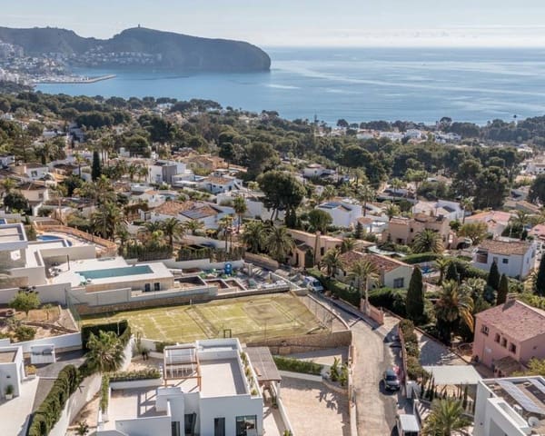 4 soverom Villa til salgs i Moraira, Teulada-Moraira med svømmebasseng - € 2 190 000 (Ref: 9844175)
