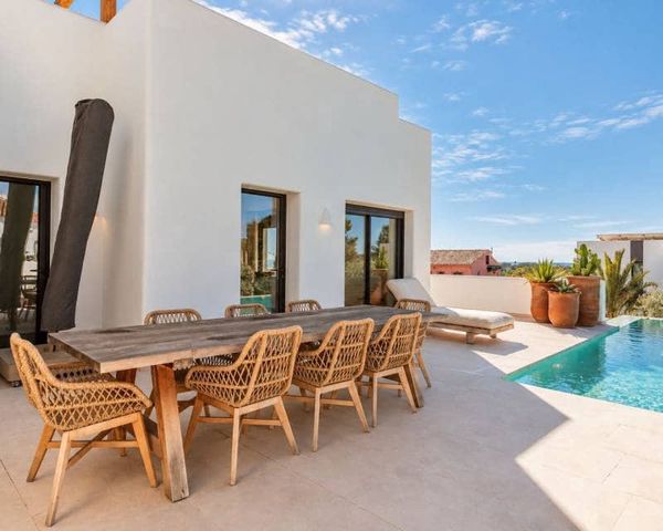 4 slaapkamer Villa te koop in Moraira, Teulada-Moraira met zwembad garage - € 1.995.000 (Ref: 9844175)