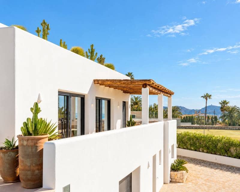 4 bedroom Villa for sale in Moraira with pool garage - € 1,995,000 (Ref: 9844175)
