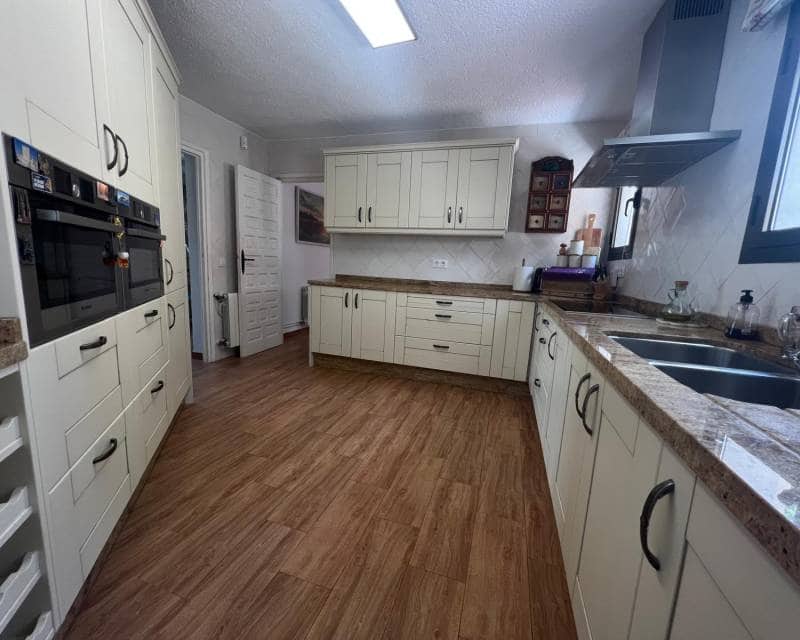Chalet de 5 habitaciones en Adsubia en venta - 630.000 € (Ref: 9844178)