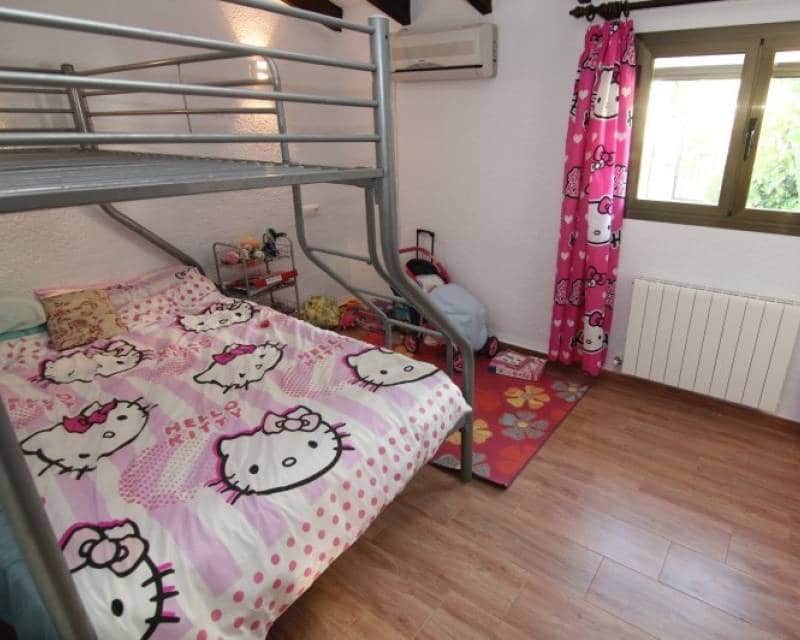 Chalet de 5 habitaciones en Adsubia en venta - 630.000 € (Ref: 9844178)