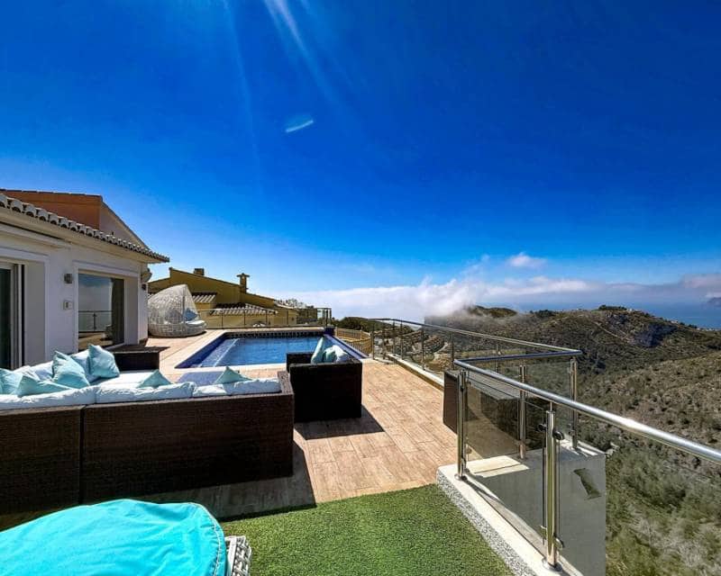 4 bedroom Villa for sale in Benitachell / Benitatxell with pool - € 1,550,000 (Ref: 9847552)