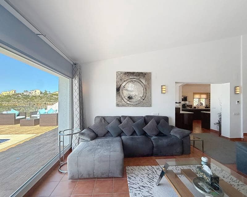 4 bedroom Villa for sale in Benitachell / Benitatxell with pool - € 1,550,000 (Ref: 9847552)