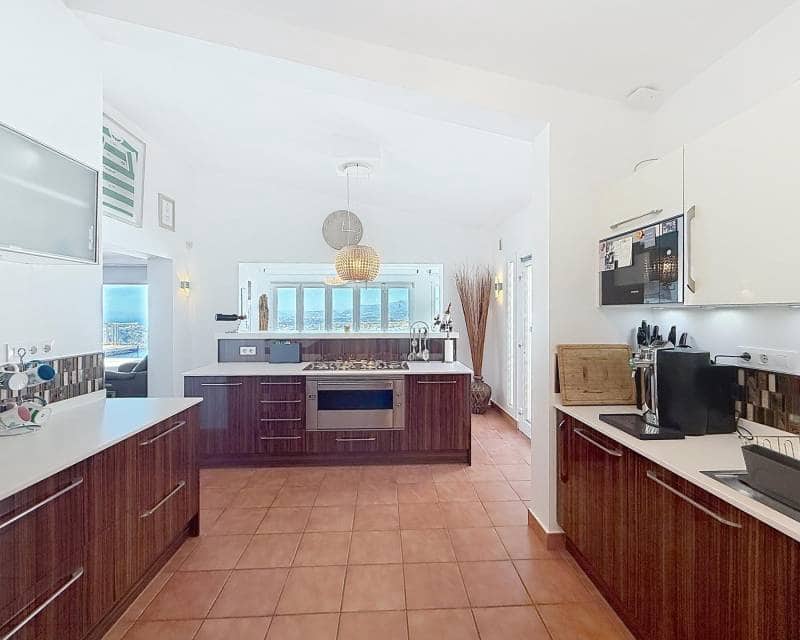 4 bedroom Villa for sale in Benitachell / Benitatxell with pool - € 1,550,000 (Ref: 9847552)