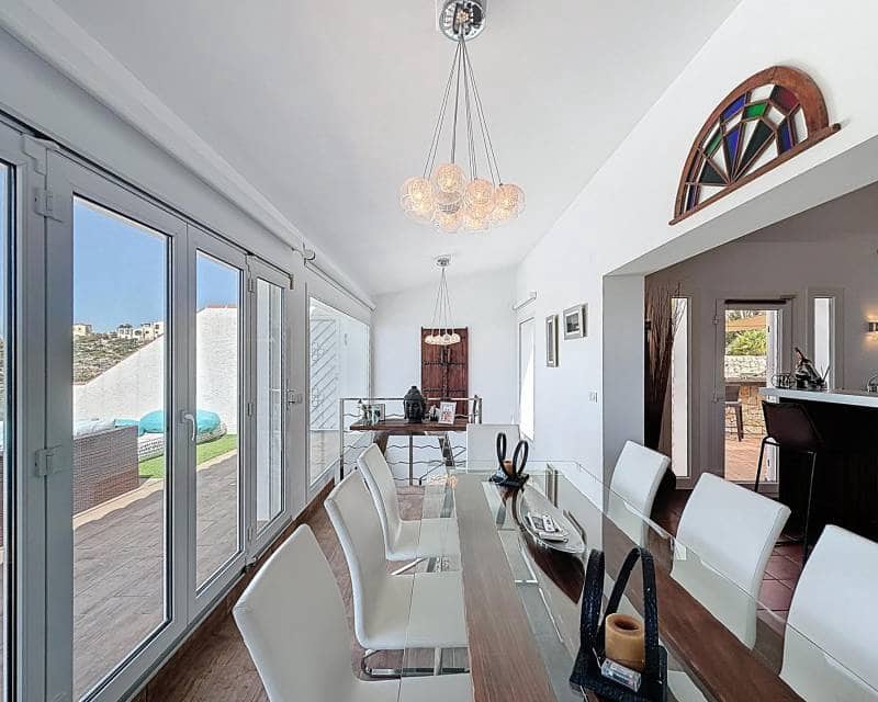 4 bedroom Villa for sale in Benitachell / Benitatxell with pool - € 1,550,000 (Ref: 9847552)