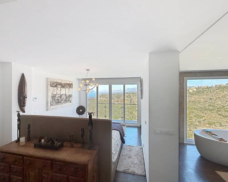 4 bedroom Villa for sale in Benitachell / Benitatxell with pool - € 1,550,000 (Ref: 9847552)