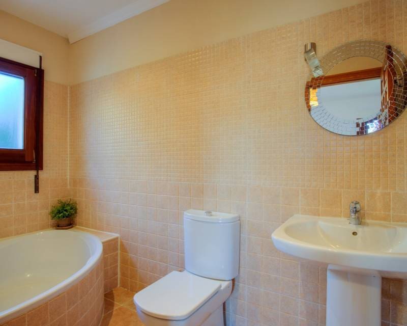 5 sovrum Villa till salu i Montemar med pool garage - 799 000 € (Ref: 9892605)