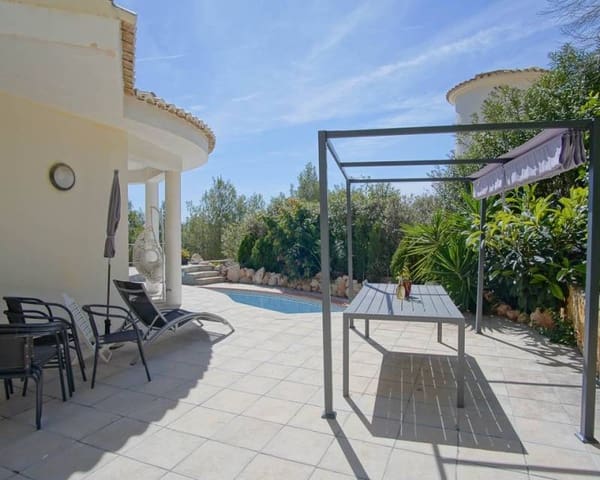 3 slaapkamer Villa te koop in Altea met zwembad - € 530.000 (Ref: 9892609)