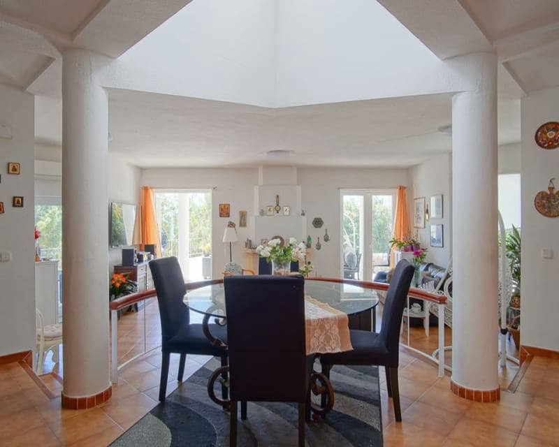 3 slaapkamer Villa te koop in Altea met zwembad - € 530.000 (Ref: 9892609)