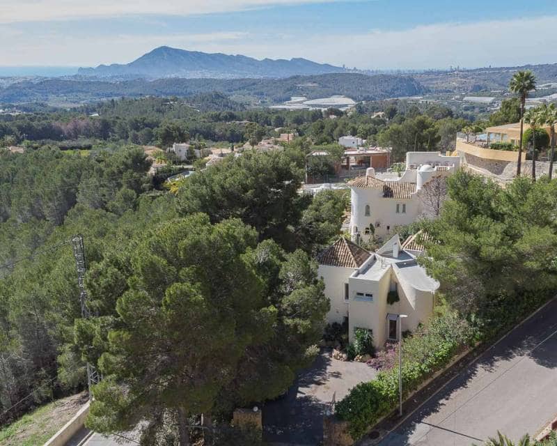 3 slaapkamer Villa te koop in Altea met zwembad - € 530.000 (Ref: 9892609)