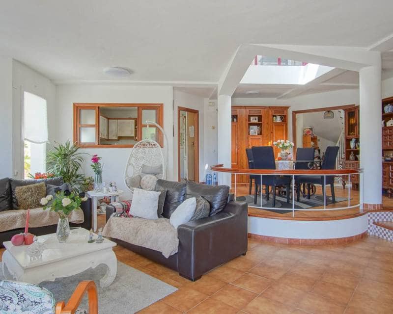 3 slaapkamer Villa te koop in Altea met zwembad - € 530.000 (Ref: 9892609)