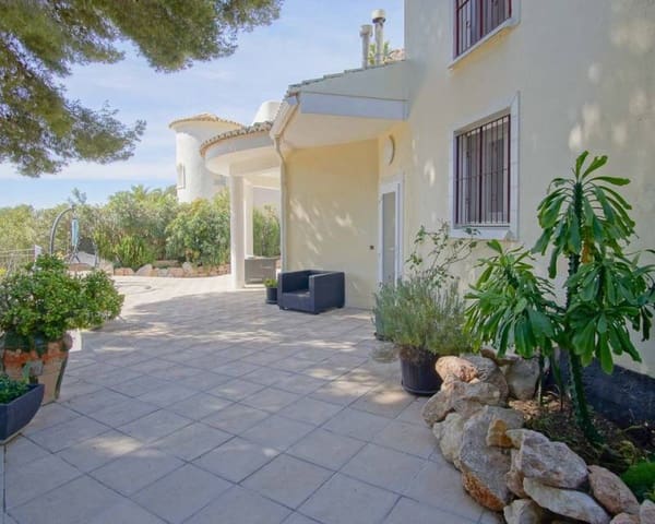 3 slaapkamer Villa te koop in Altea met zwembad - € 530.000 (Ref: 9892609)