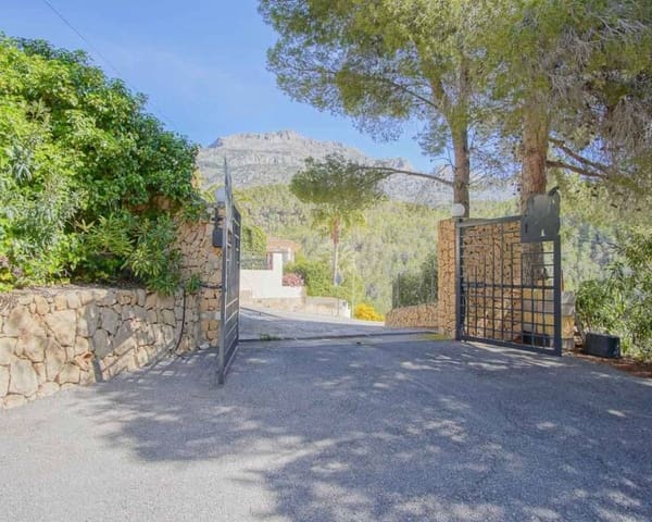 3 slaapkamer Villa te koop in Altea met zwembad - € 530.000 (Ref: 9892609)