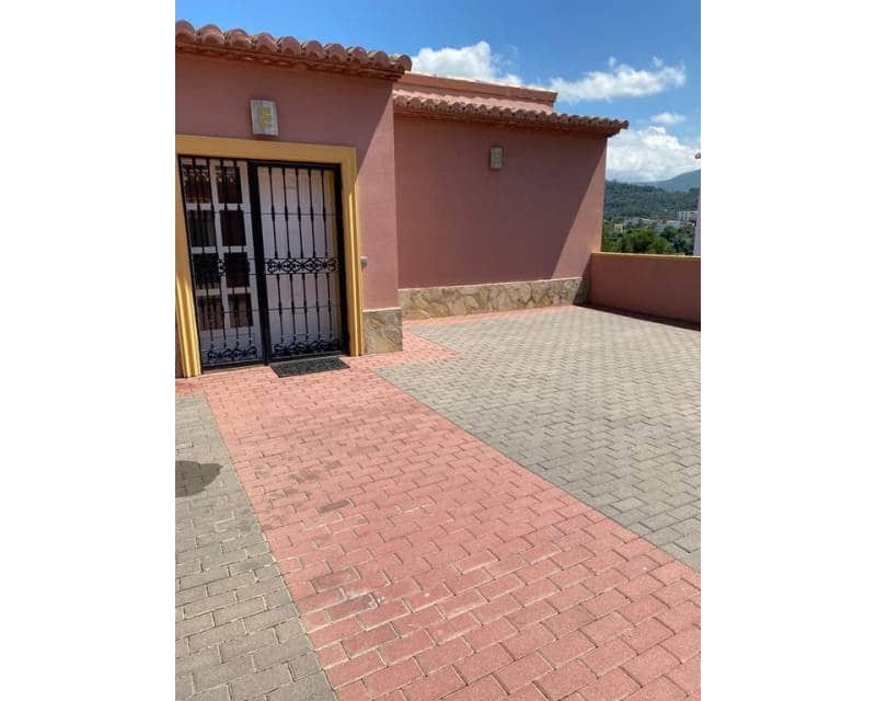 5 chambre Villa/Maison à vendre à Orba avec piscine garage - 499 000 € (Ref: 9892610)