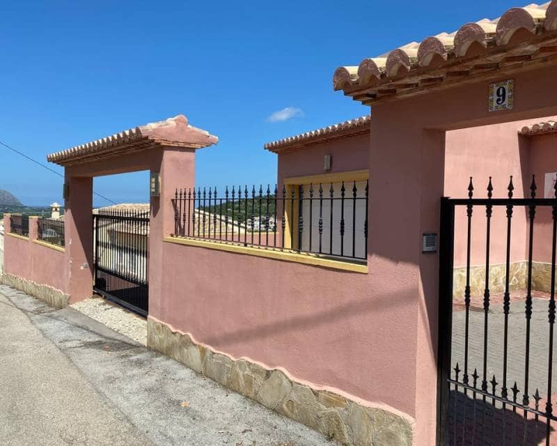 5 chambre Villa/Maison à vendre à Orba avec piscine garage - 499 000 € (Ref: 9892610)