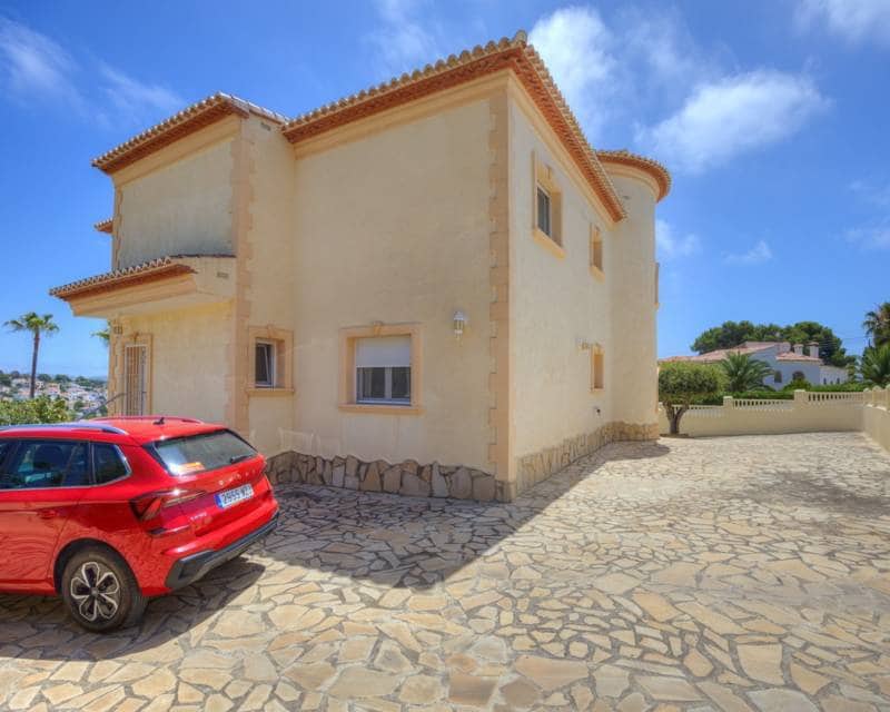4 soveværelse Villa til salg i Benissa med swimmingpool garage - € 1.100.000 (Ref: 9918878)