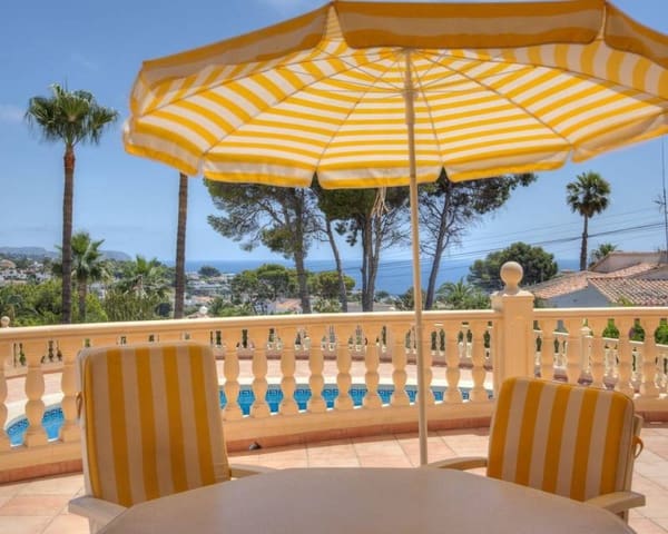 4 soveværelse Villa til salg i Benissa med swimmingpool garage - € 1.100.000 (Ref: 9918878)