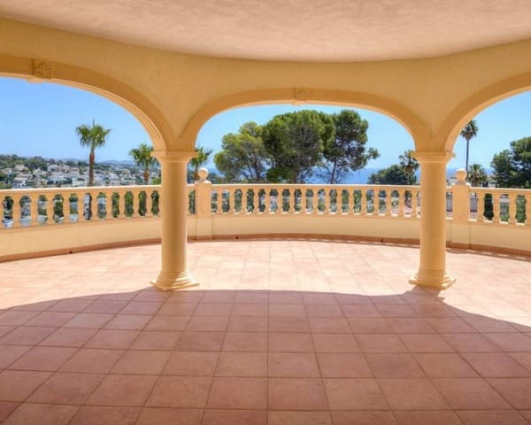 4 soveværelse Villa til salg i Benissa med swimmingpool garage - € 1.100.000 (Ref: 9918878)