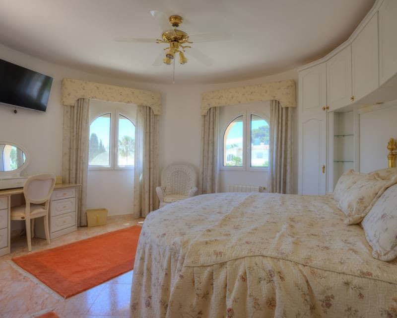 4 soveværelse Villa til salg i Benissa med swimmingpool garage - € 1.100.000 (Ref: 9918878)