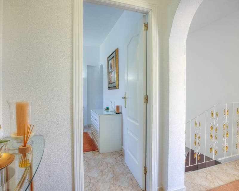 4 soveværelse Villa til salg i Benissa med swimmingpool garage - € 1.100.000 (Ref: 9918878)