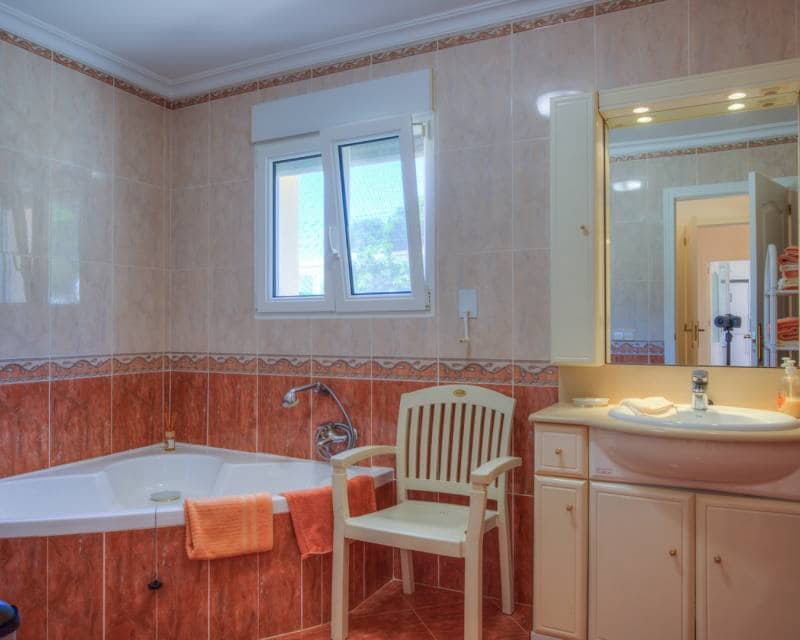 4 soveværelse Villa til salg i Benissa med swimmingpool garage - € 1.100.000 (Ref: 9918878)