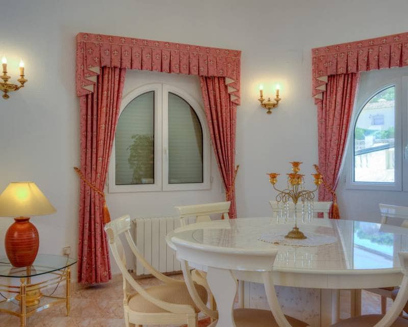 4 soveværelse Villa til salg i Benissa med swimmingpool garage - € 1.100.000 (Ref: 9918878)