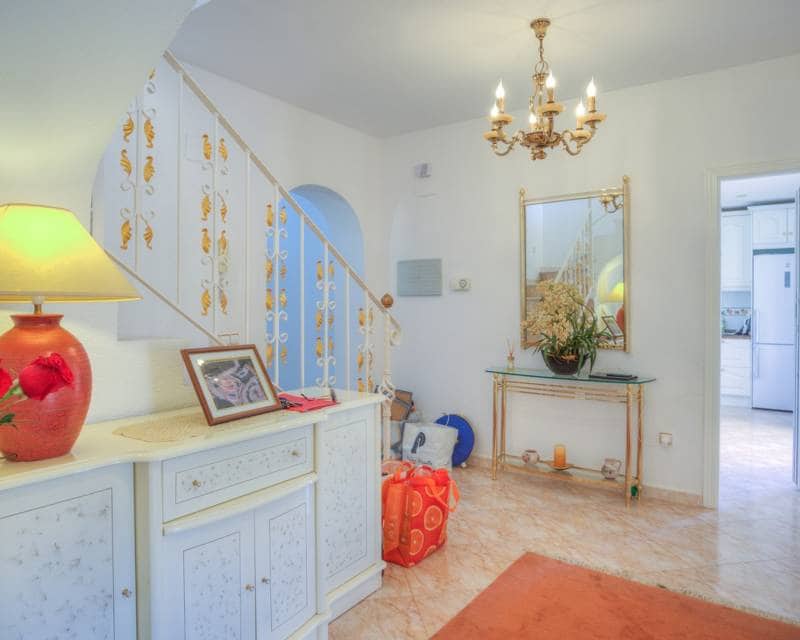4 soveværelse Villa til salg i Benissa med swimmingpool garage - € 1.100.000 (Ref: 9918878)