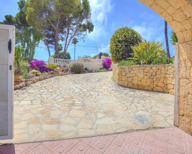 4 soveværelse Villa til salg i Benissa med swimmingpool garage - € 1.100.000 (Ref: 9918878)